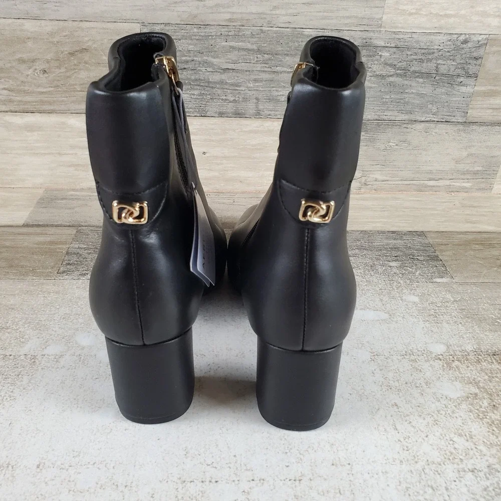AEROSOLES new without